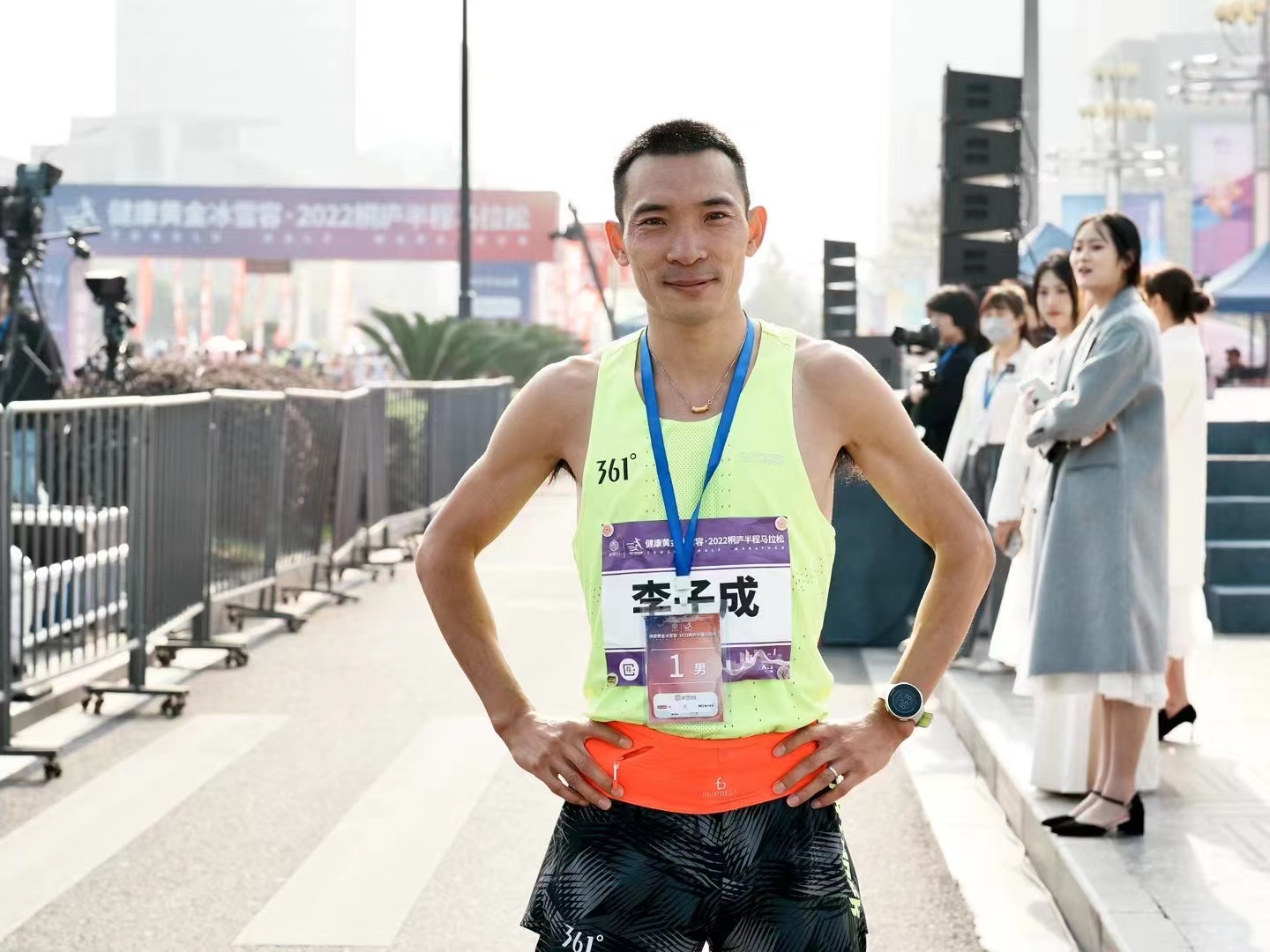 ����ȫ���o������f�\�ӆT���ӳ�ͩ�]���R�Z��